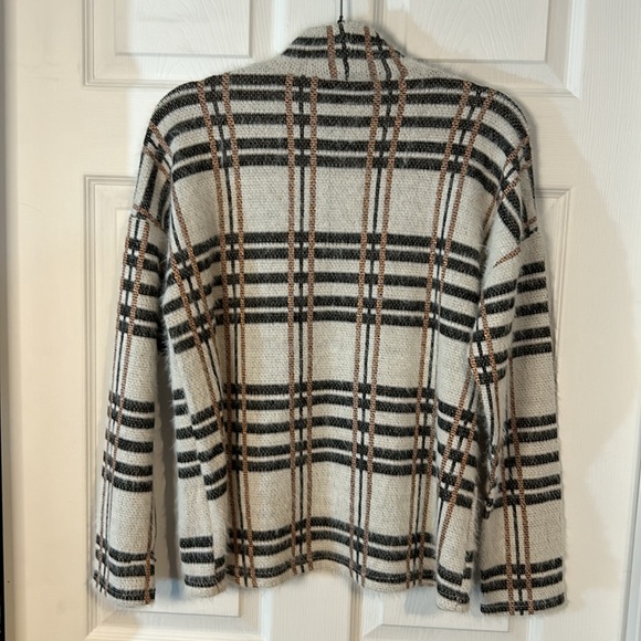 M&Co ladies size 6 (small) Mock Neck sweater with mettalic stripes - Picture 4 of 9